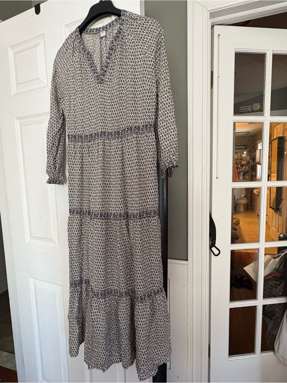 Old Navy Cream and Black Printed Maxi Dress
